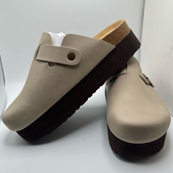 CUSHIONAIRE Women's Cork Footbed Platform Clog 9 SAND - Picture 7 of 7